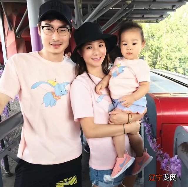 “奥运冠军”夫妇何姿秦凯,退役后结婚生子,但是衣品魅力不减