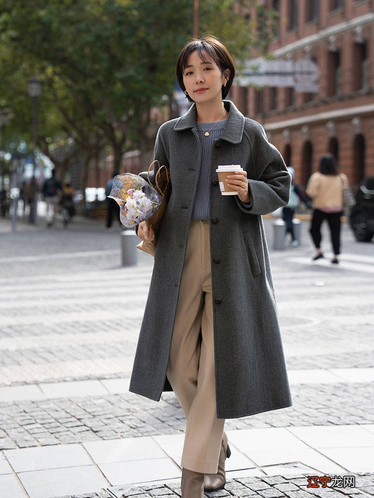 中年女人:秋冬尽量多穿这几款“大衣”,既提升气质又洋气!