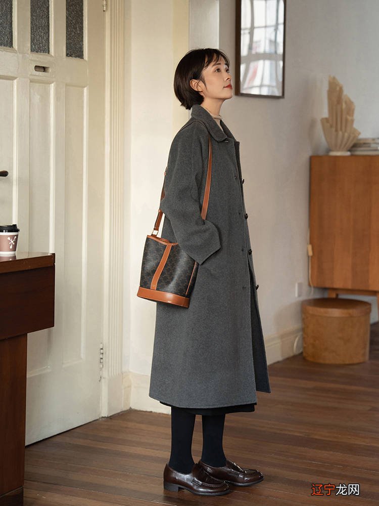 中年女人:秋冬尽量多穿这几款“大衣”,既提升气质又洋气!