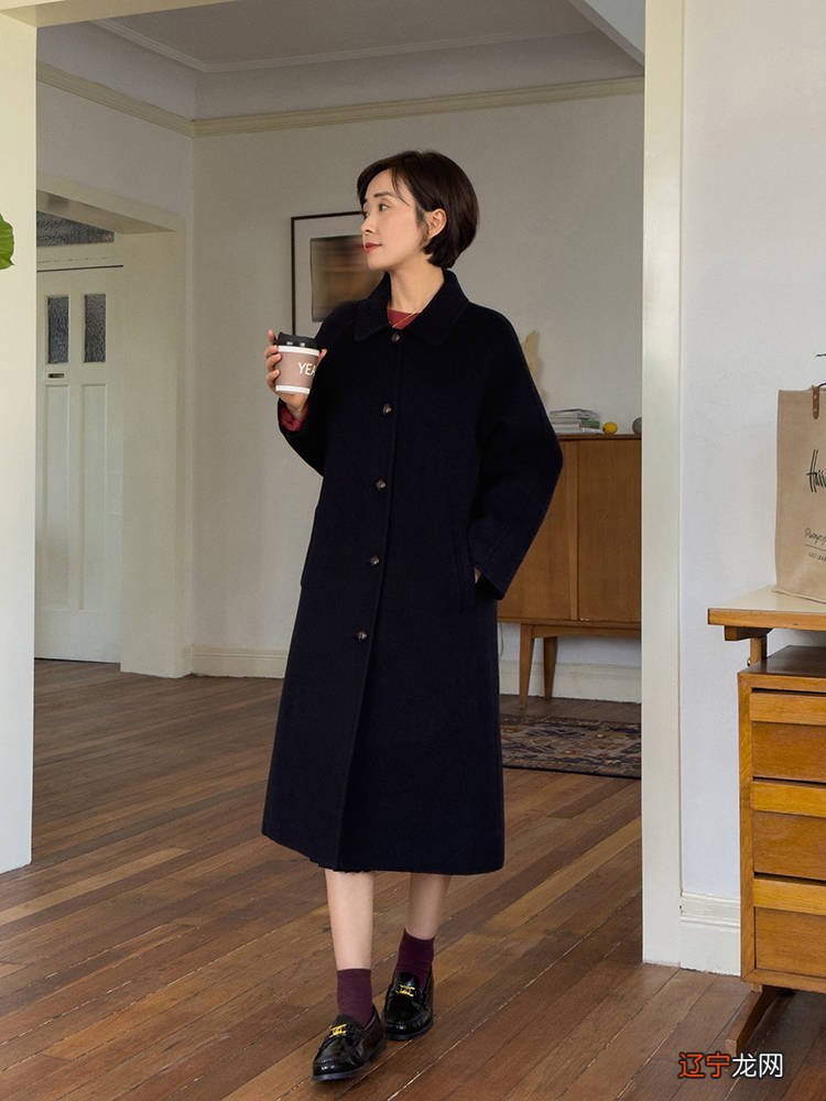 中年女人:秋冬尽量多穿这几款“大衣”,既提升气质又洋气!
