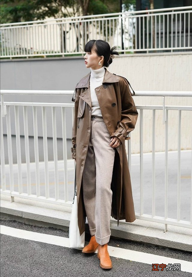 个矮、腿粗又微胖的女生,建议多穿这3种裤子,时髦显瘦又显腿直