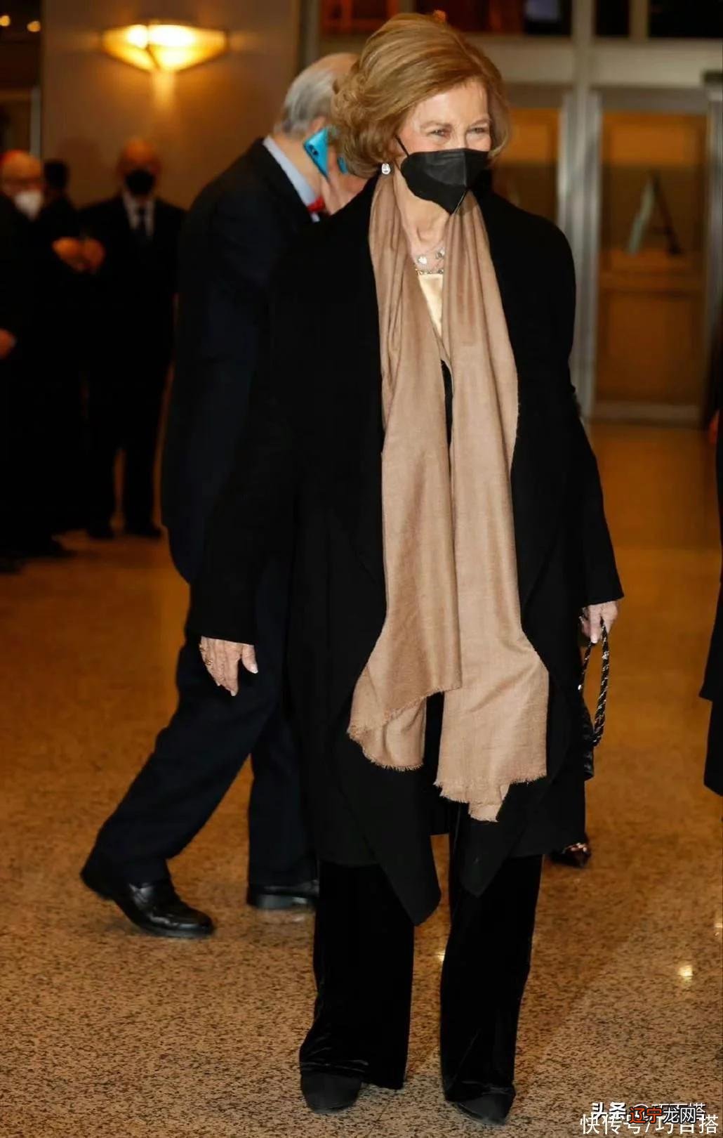 83岁的索菲亚王后气质真好!职业套装上身,一点不像“耄耋老人”