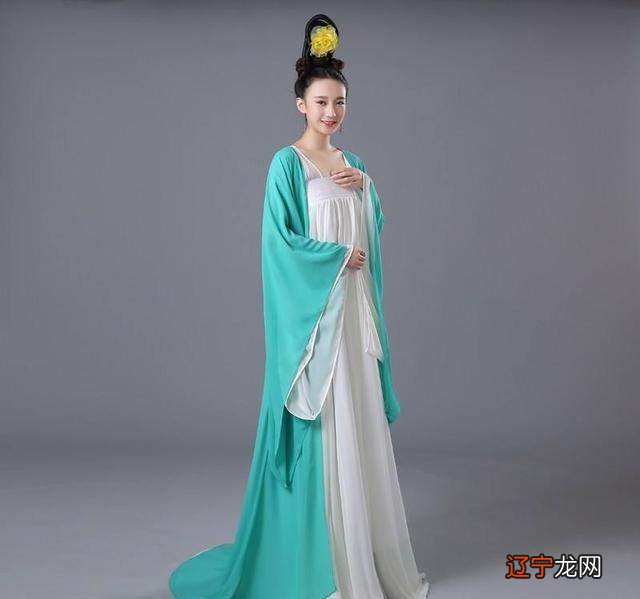 古人衣服大多是拖地长袍,不怕弄脏吗?钱多不心疼