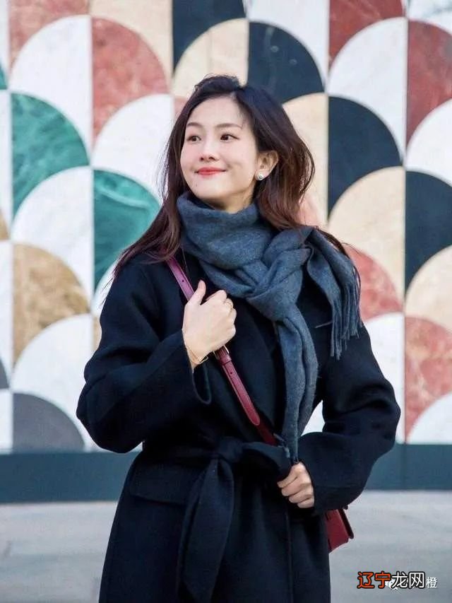 穿衣不注重配色会很“拉气质感”!借鉴这些搭配方式,温柔显白