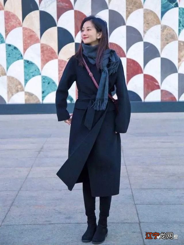 穿衣不注重配色会很“拉气质感”!借鉴这些搭配方式,温柔显白