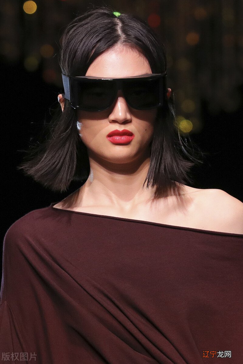 夏天就快到了，时髦的你怎么缺少一款帅酷有型的太阳镜呢？