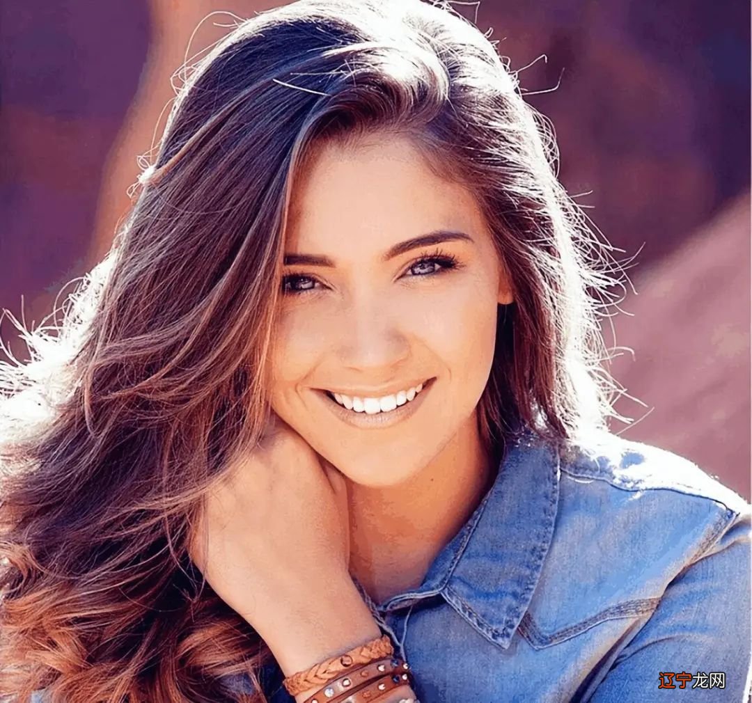 法国男足最美娇妻，订婚两年遗憾分手，法式优雅演绎极致浪漫