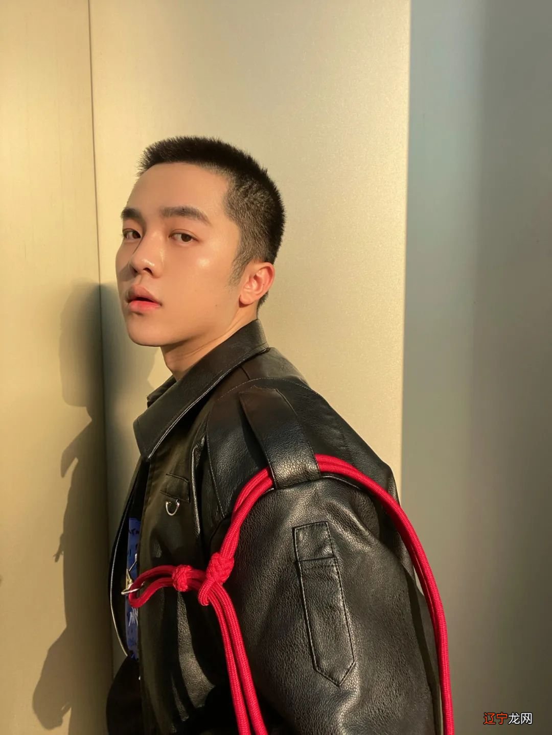 这位23岁中国设计师顶级商场坐C位，半个娱乐圈为他代言