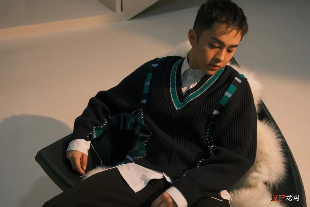 这位23岁中国设计师顶级商场坐C位，半个娱乐圈为他代言