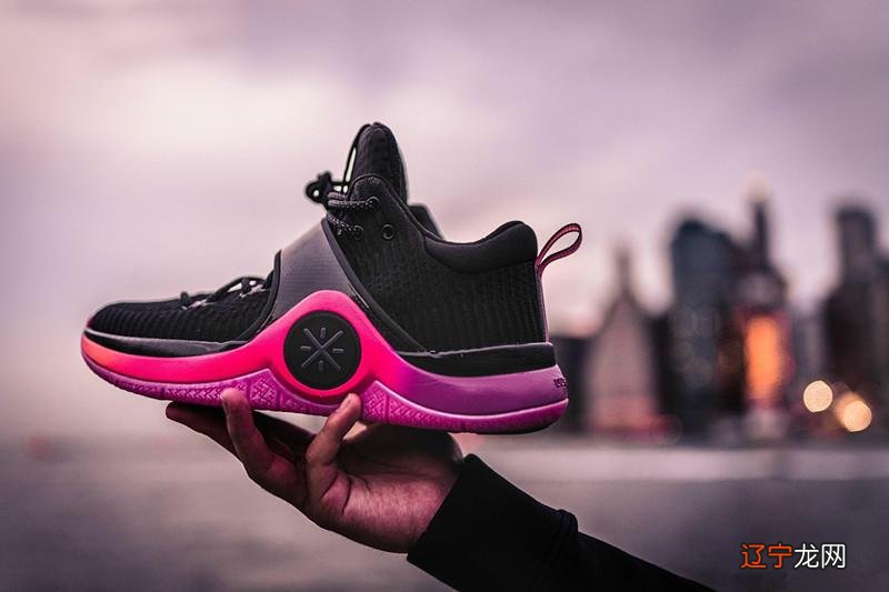 真李宁粉!见过中韦德7全明星的奶奶,见过穿一代魔鬼鱼的阿姨么?