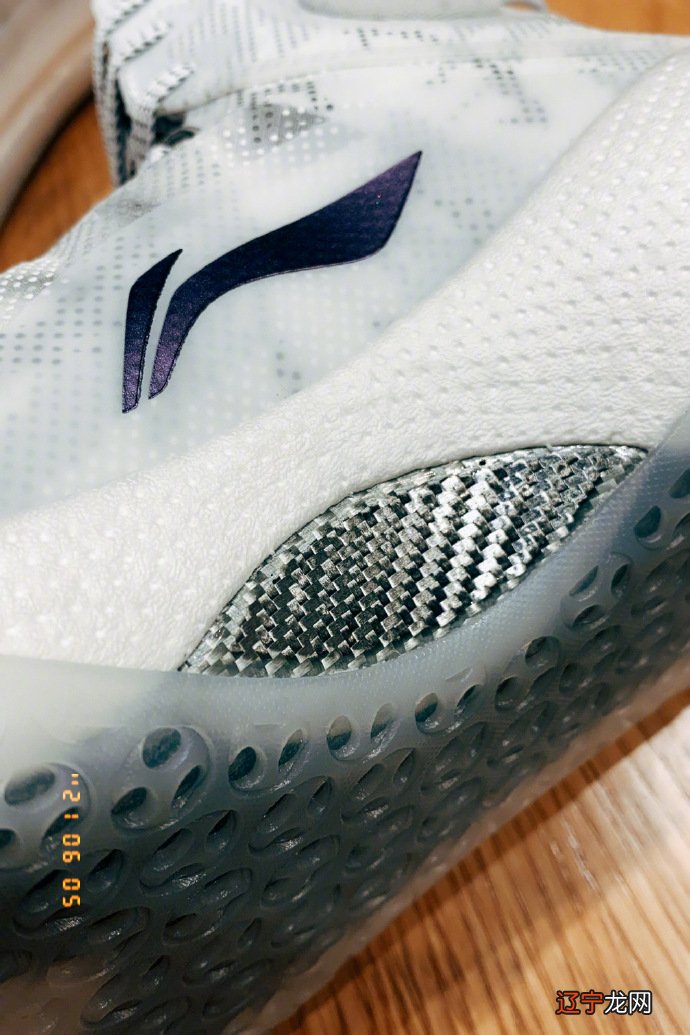 李宁太会玩！驭帅?系列多配色曝光，反伍2代联名美翻，音速9低帮简洁