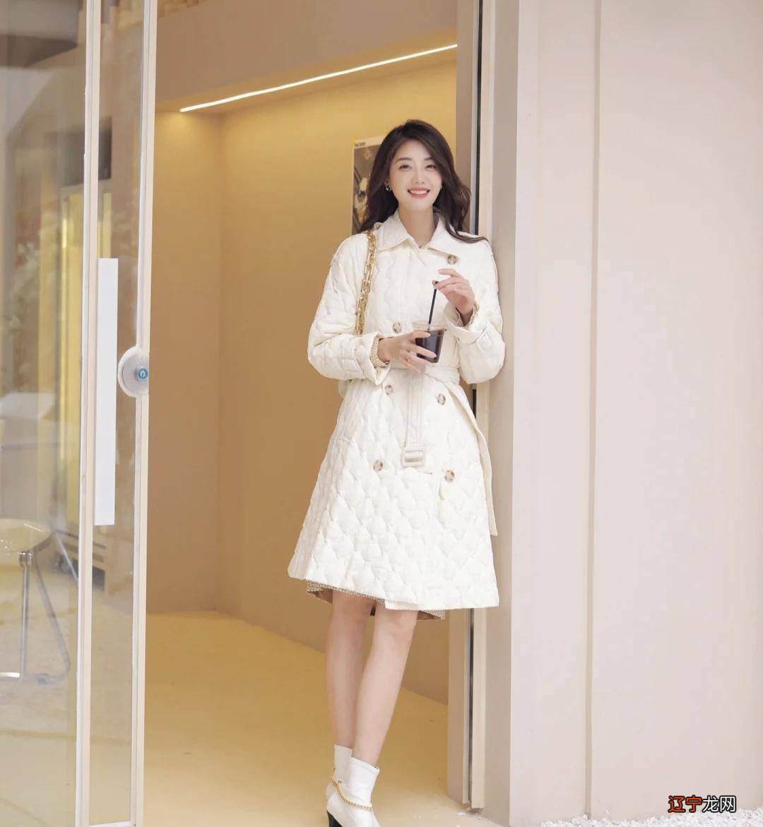 45套“小香风羽绒服”出街搭配示范,秋冬时髦不费力