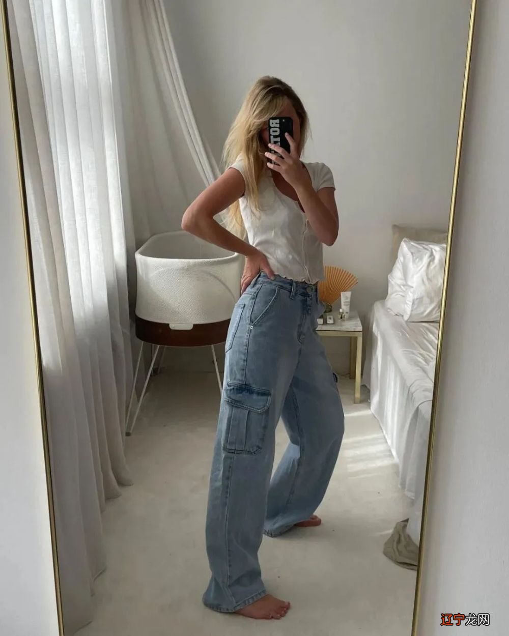 哪条裤子让Jisoo穿了一整个巡演？