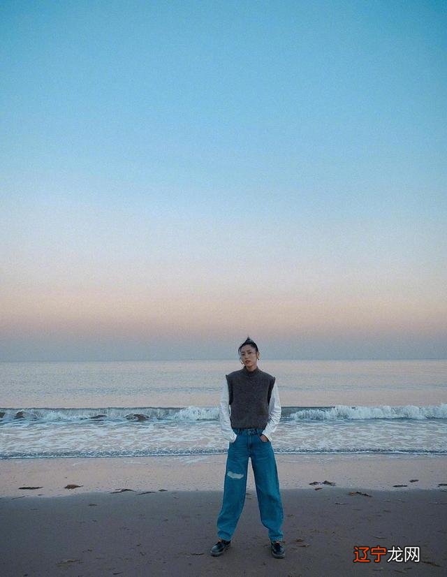 女生穿针织衫原来那么好看!3种常见款式,怎么搭配都不愁