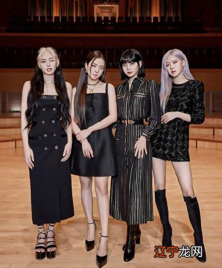 BLACKPINK的MV太豪华，仿佛看了场时装秀，香奈儿私人定制款全齐