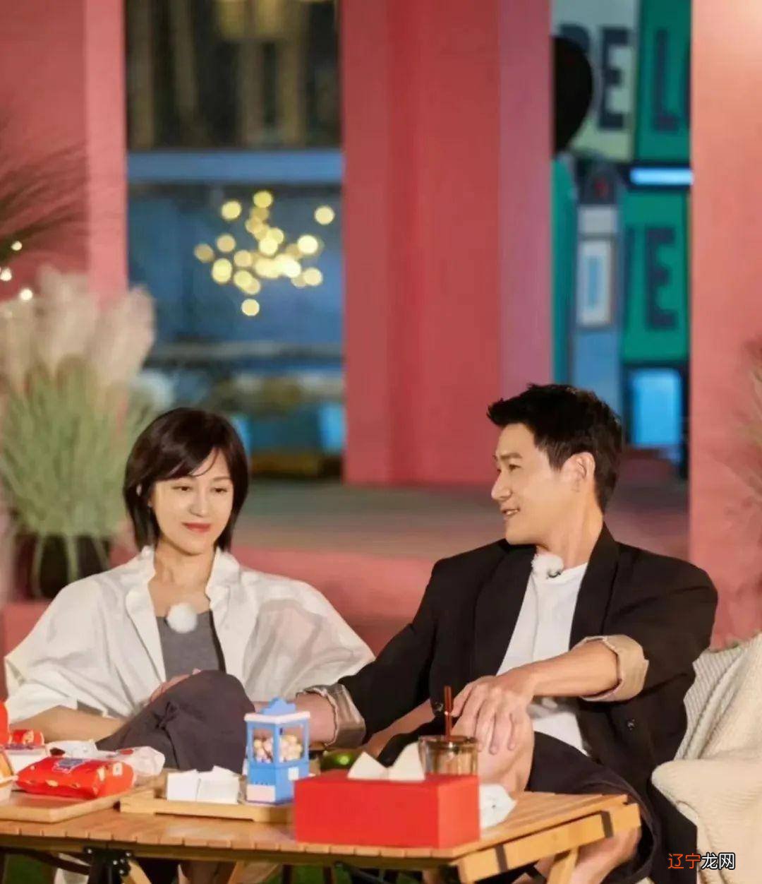 46岁陆毅和46岁鲍蕾近照曝光，网友：原来仙女也会衰老