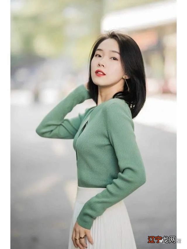 日常穿搭没头绪?快来看看这些简约大方的气质穿搭,谁穿谁美