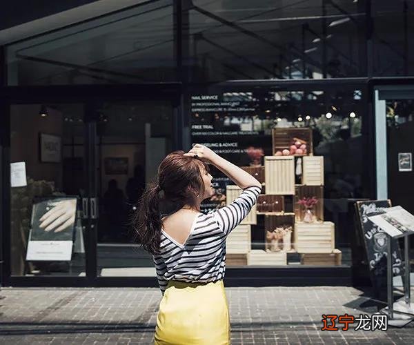 旧爱新欢的“条纹”，如何显时髦？提炼穿搭妙招，招招让你成高手