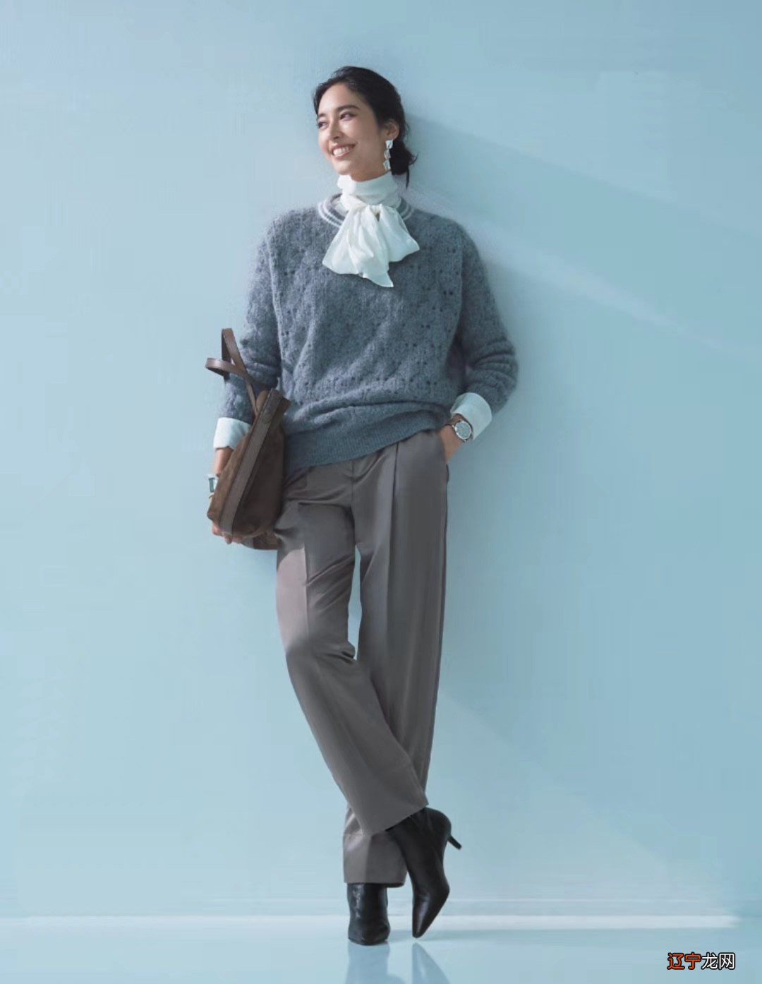 春暖花开要优雅,最高级的“米色+灰色”配色穿搭,值得借鉴收藏