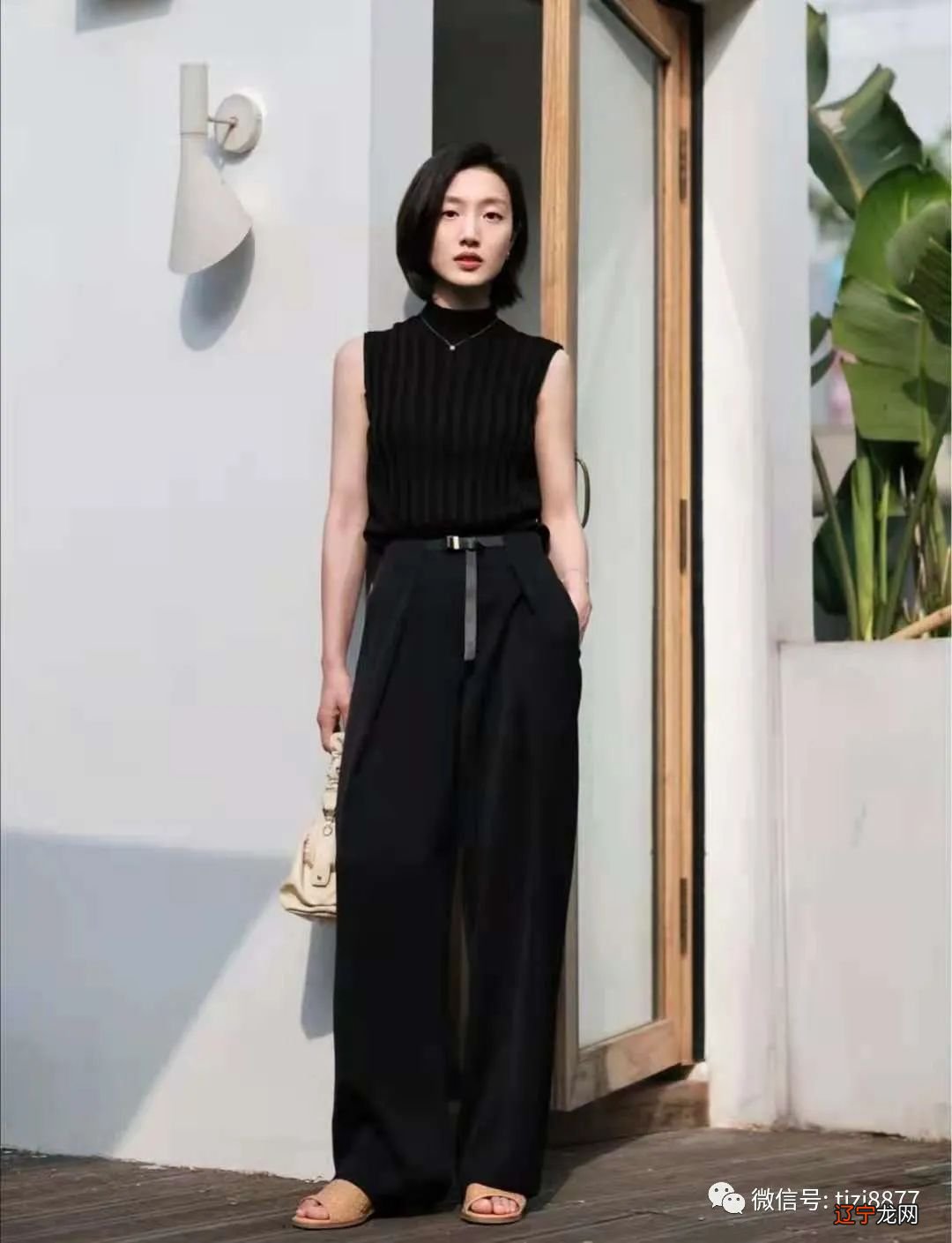 夏天黑色阔腿裤搭配什么上衣好看