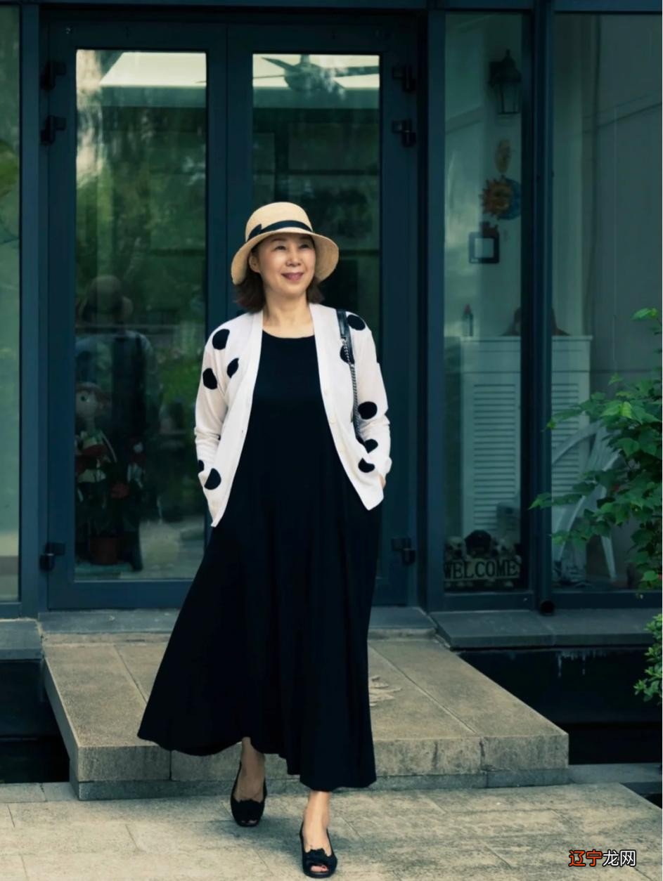 这才是中年女人穿衣目标,65岁120斤靠穿搭出圈,这位博主值得学