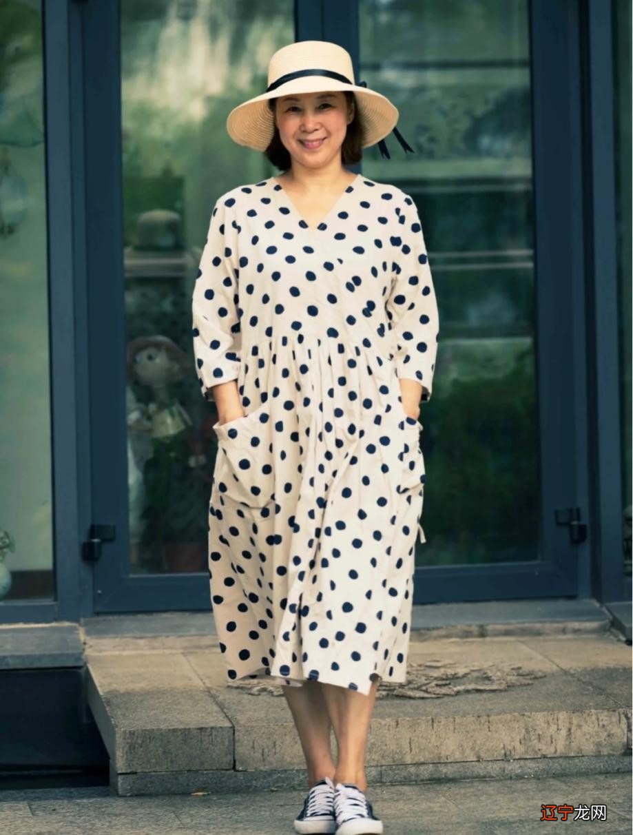 这才是中年女人穿衣目标,65岁120斤靠穿搭出圈,这位博主值得学