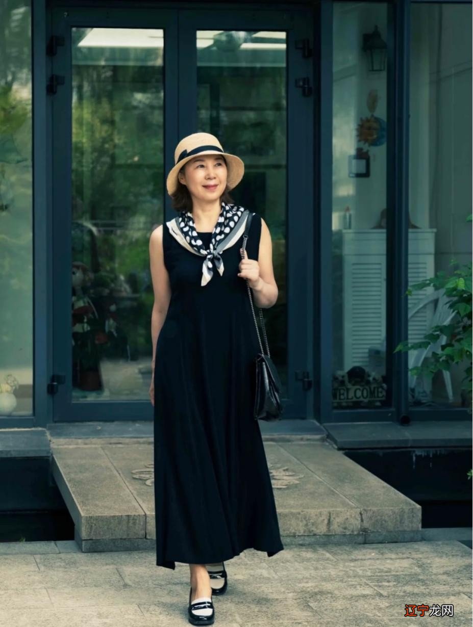 这才是中年女人穿衣目标,65岁120斤靠穿搭出圈,这位博主值得学