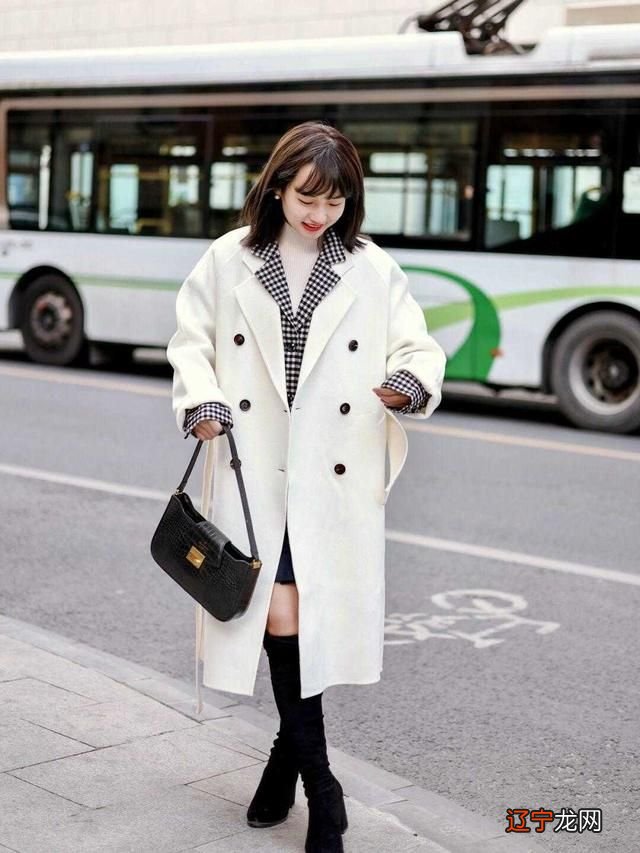 初春的衣服不必太多，准备好这4种单品就够了，简单百搭又洋气