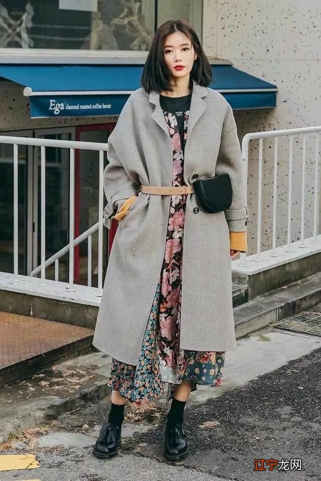 初春的衣服不必太多，准备好这4种单品就够了，简单百搭又洋气