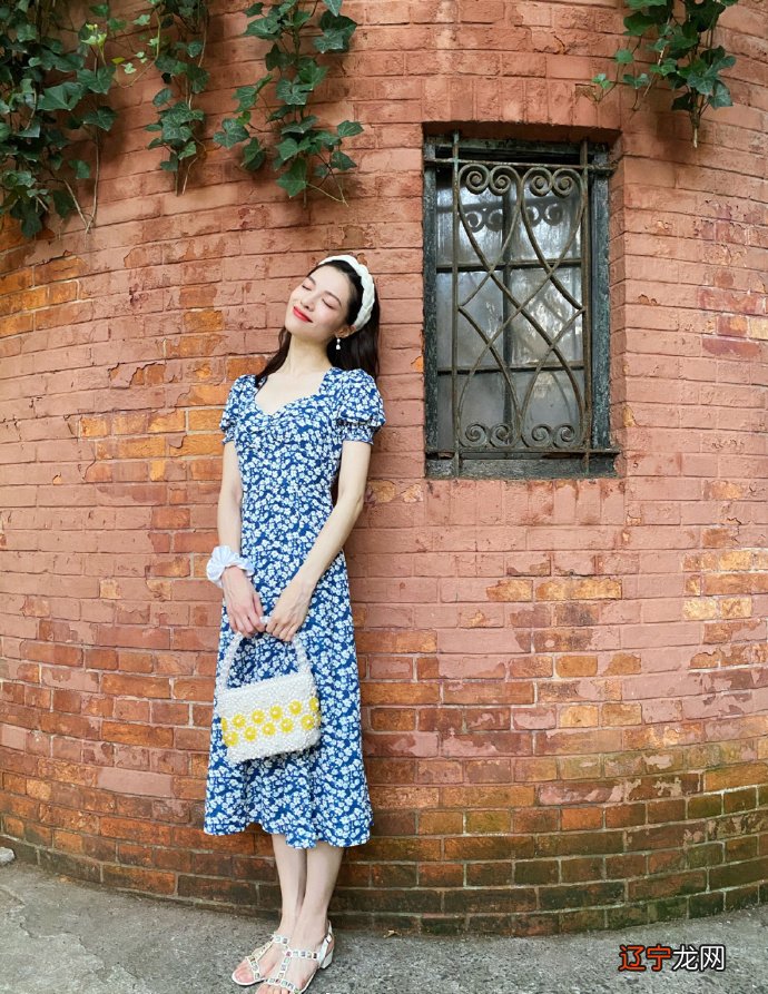 夏天别乱穿裙子，今年很流行这3种“初恋裙”，好清纯显气质