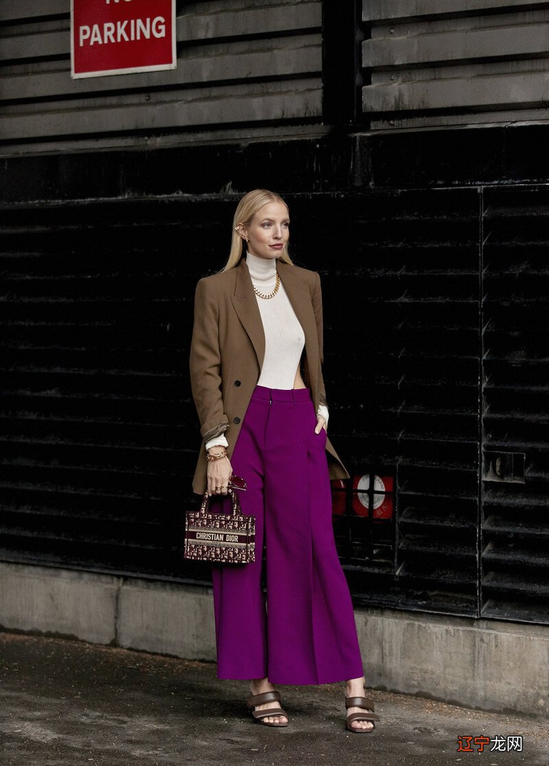 冬天这么穿裙子,优雅轻盈很有女人味,而且一点不会冷