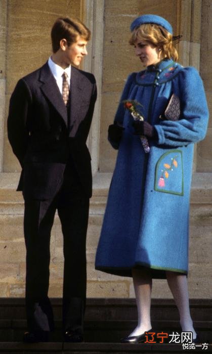 戴安娜王妃冬季外套款式多样 搭配优雅时尚至今流行