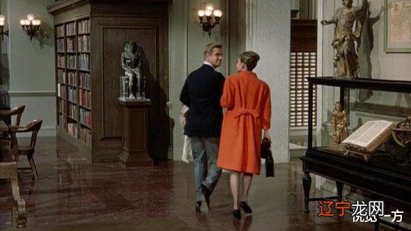 戴安娜王妃冬季外套款式多样 搭配优雅时尚至今流行