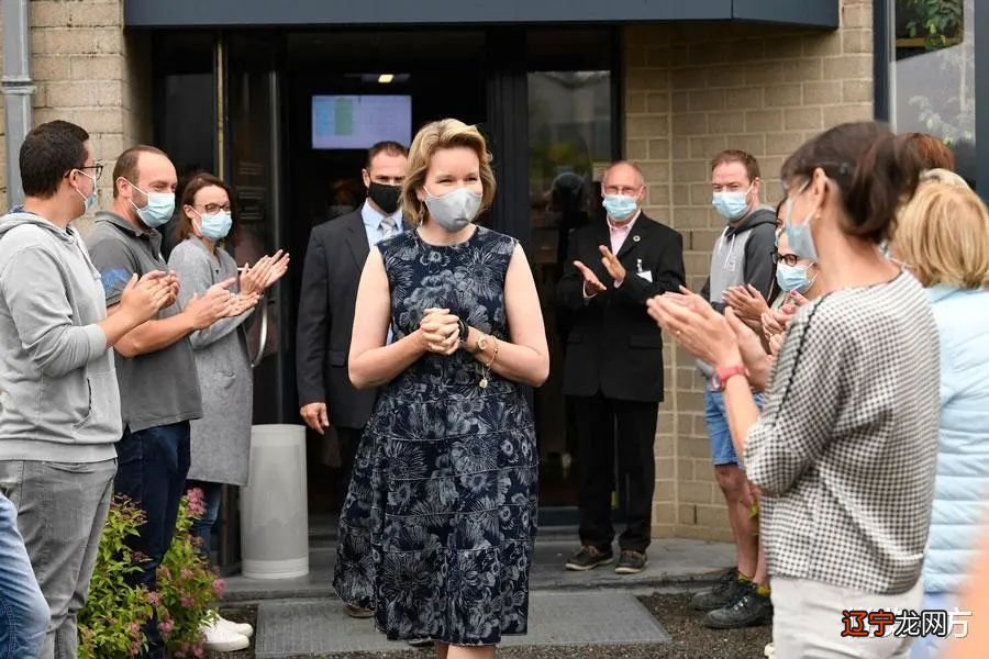 今夏欧洲王室花裙装:莱蒂齐亚身材好 玛丽款式多 安妮公主最有范