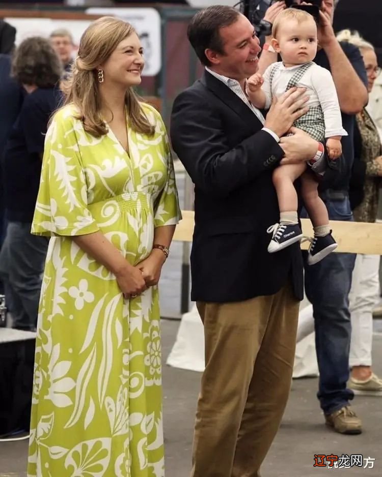 今夏欧洲王室花裙装:莱蒂齐亚身材好 玛丽款式多 安妮公主最有范