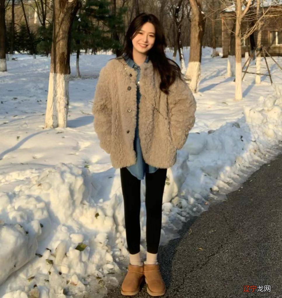 穿着打底裤的女人，都会暴露自己的身材缺陷