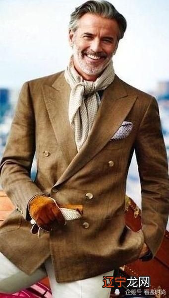 魅力无穷的男士口袋方巾，10款折叠方法轻松提升品位和气质