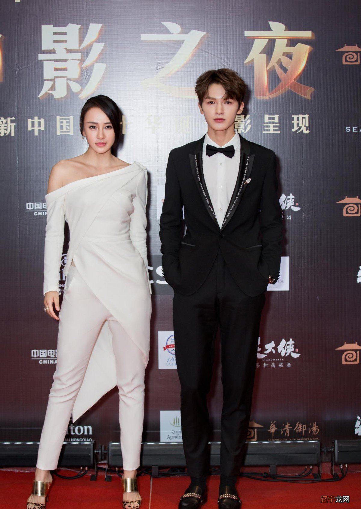 母其弥雅的身材没谁了,腰细腿长还有肉,看不出已经30多了