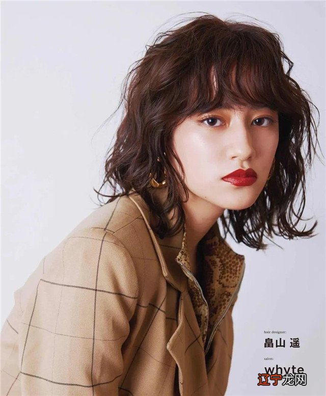 40岁女人头发不要剪太短,今年流行这3款发型,好看减龄又显气质