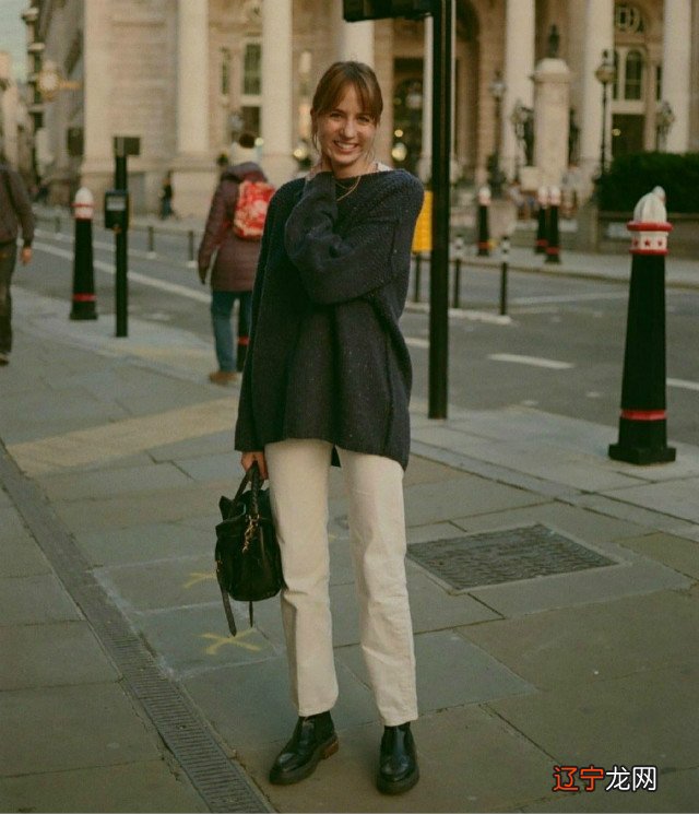 身材走样的女人，建议你别再塞衣角，学会“上宽下窄”，更加显瘦