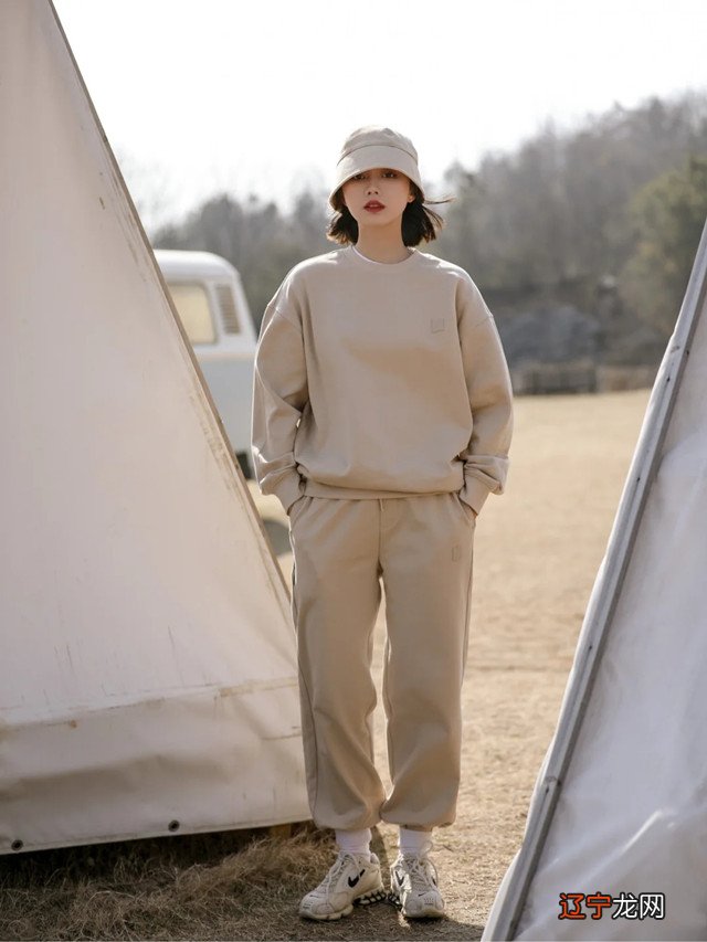 若你是“大象腿”,建议别穿阔腿裤,换成这4种裤子,准能显瘦高