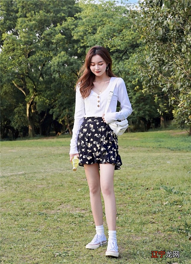 还在纠结夏天穿裙还是裤吗?换一种结合体:裙裤,遮肉显瘦又显高