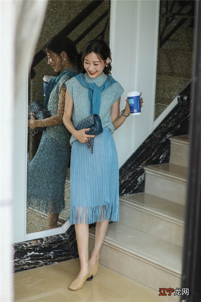 衣不在多在精,聪明的女人会把钱投资在“基础款”上,实用且高级