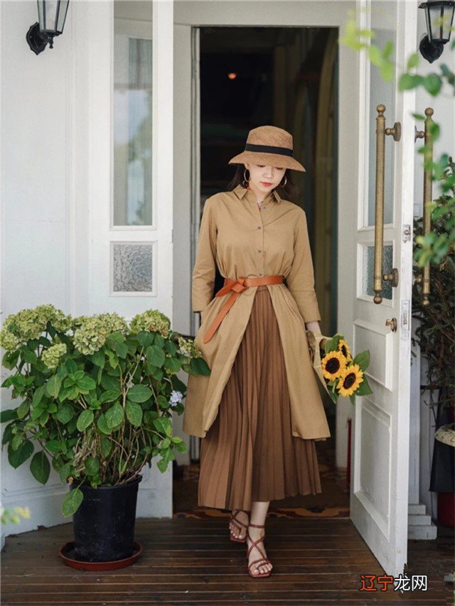 2021三木又放大招了,一身喜庆色+高级色,时髦混搭学她准美