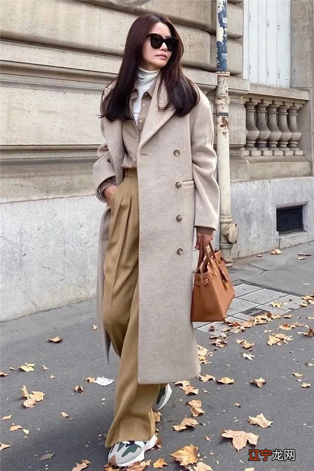 毛衣＋西装裤＋大衣，恰到好处的时髦与高级，让职场女人一眼就爱上