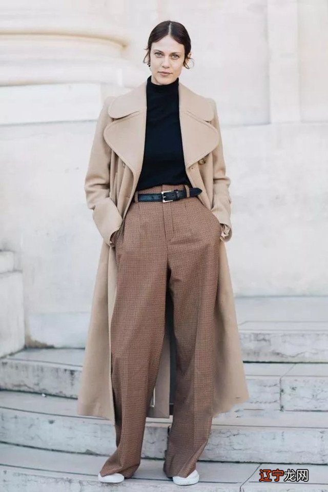 毛衣＋西装裤＋大衣，恰到好处的时髦与高级，让职场女人一眼就爱上