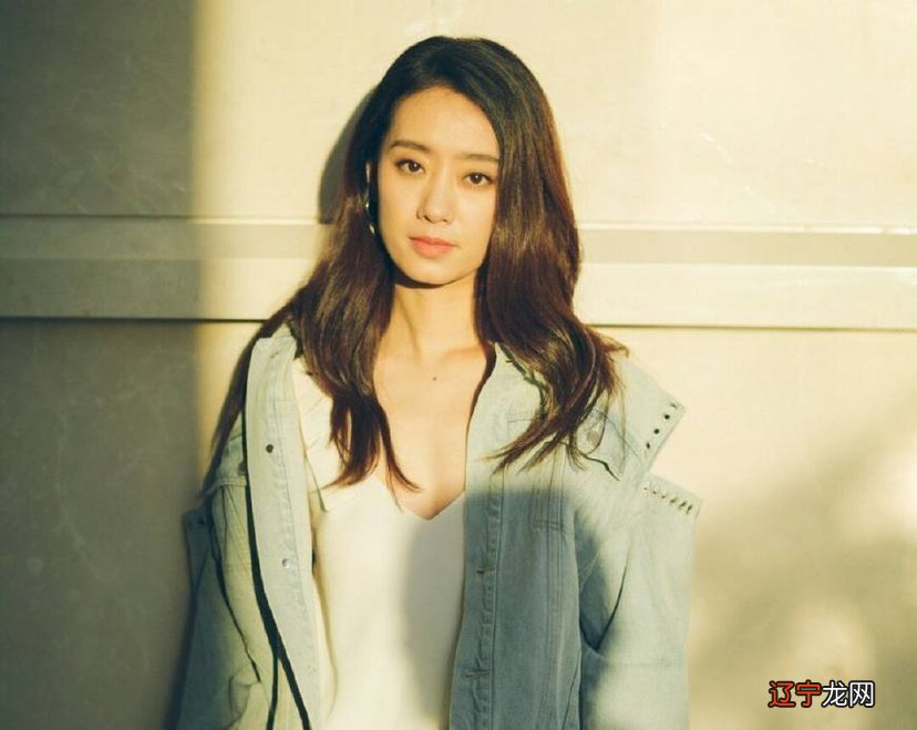 头发中隐藏的秘密:女人越聪明,越喜欢用这3种发型掩饰自己