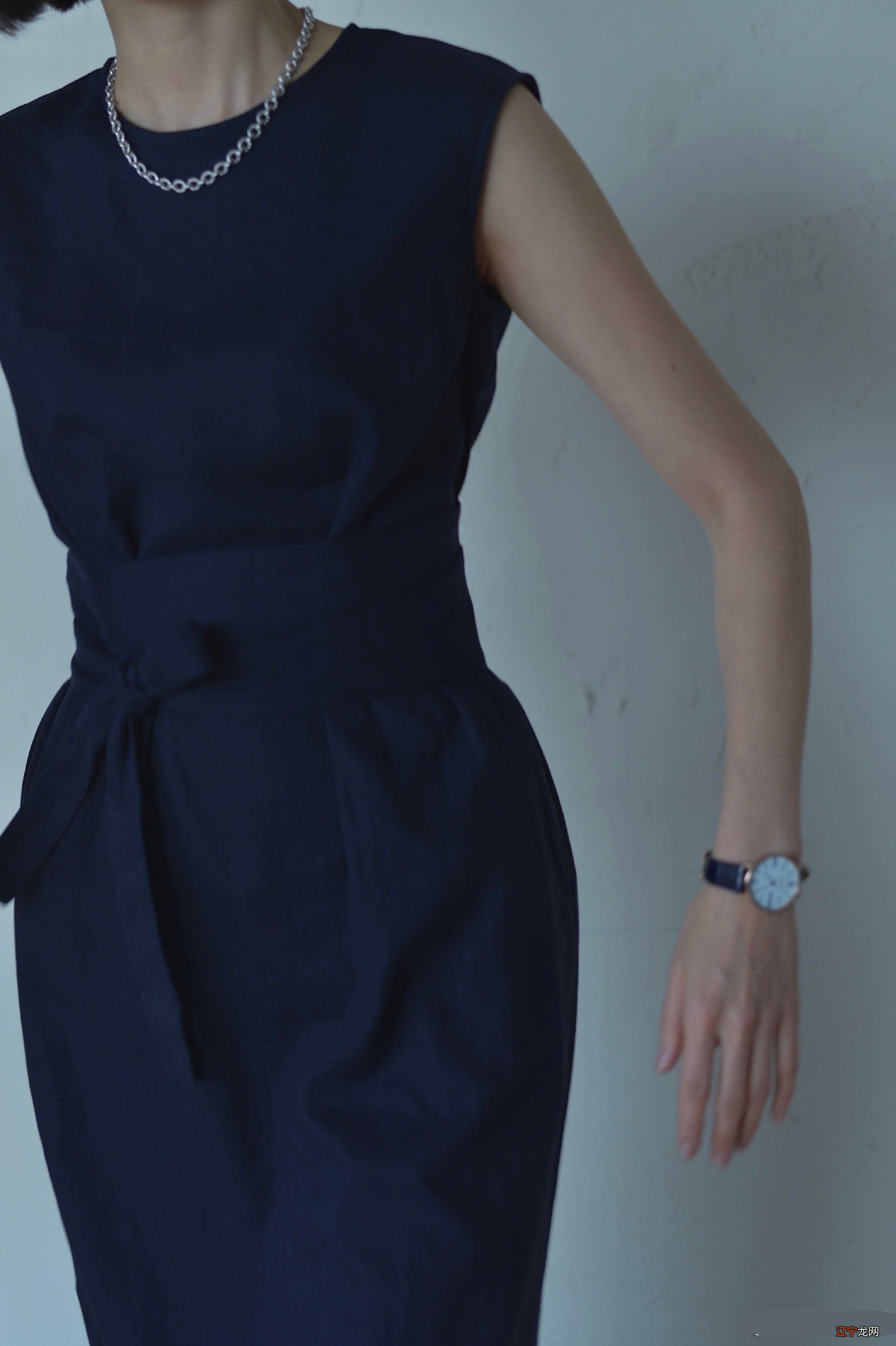 40+女人别穿太老气,春天优雅系穿搭示范,减龄又显气质