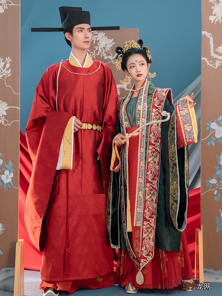 “红配绿，赛狗屁”？别的不说，就服我汉服的“大红配大绿”