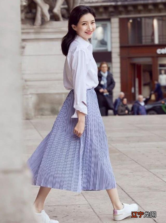 能把白衬衫穿好看的女人，才是真的有气质